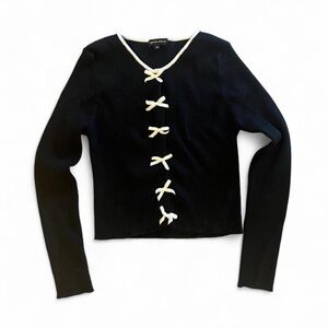 Women's Black Ribbed Long-Sleeve Top with White Bow Trim & Snap Closure Size M